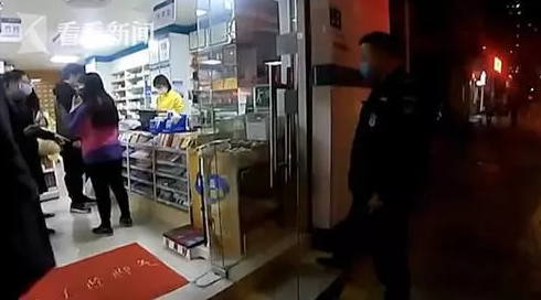 藥房員工“另起爐灶”賣(mài)二手口罩 一天賣(mài)出25800個(gè) 藥房員工“另起爐灶”賣(mài)二手口罩 一天賣(mài)出25800個(gè)