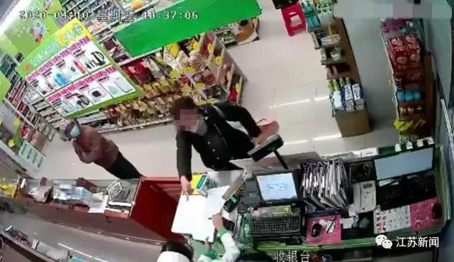 藥店女店員被打 藥店女店員被打