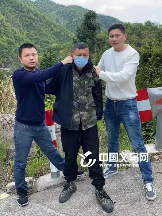 藥店大盜躲進(jìn)深山 藥店大盜躲進(jìn)深山